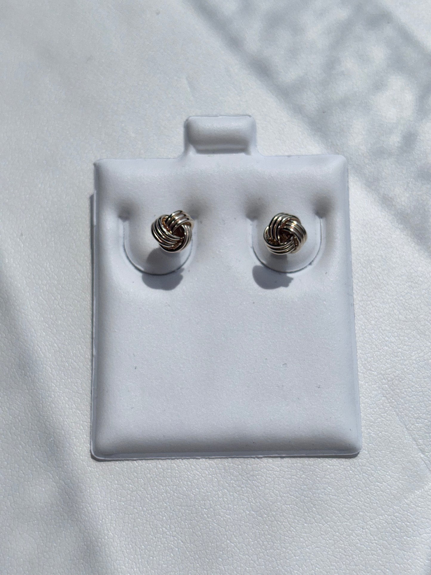 14KT GOLD Knots Studs