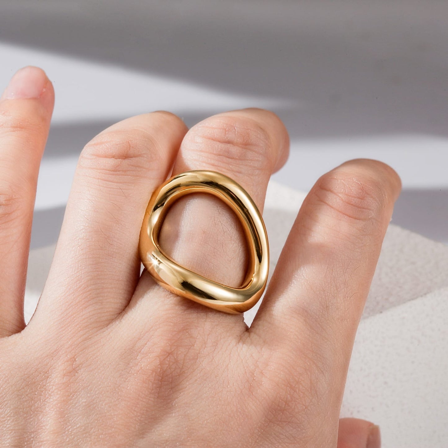 Oval ring