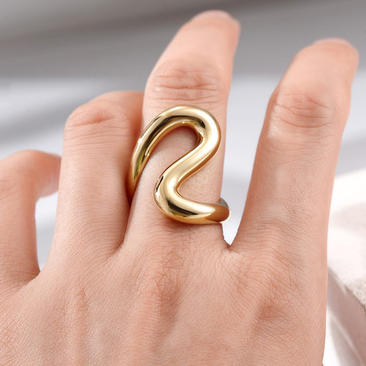 Swizzle ring