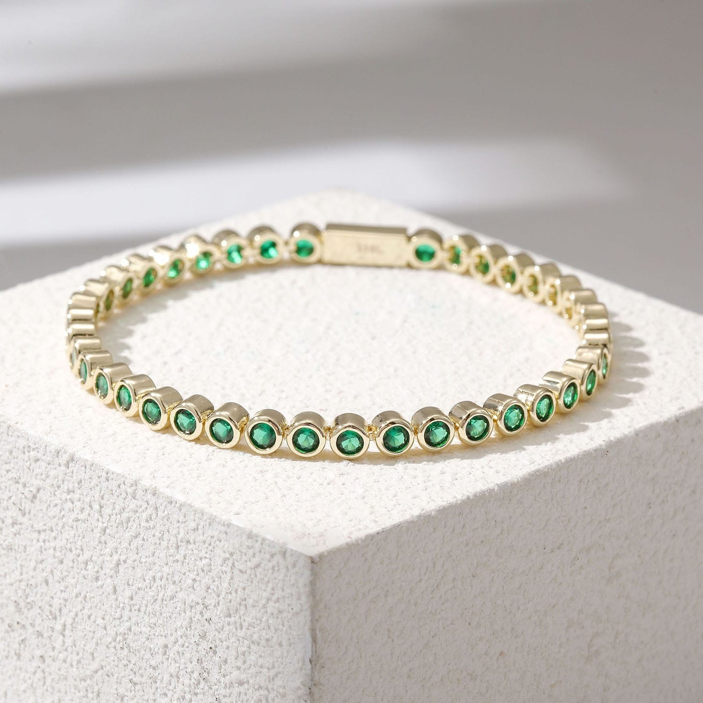 Tennis bracelet