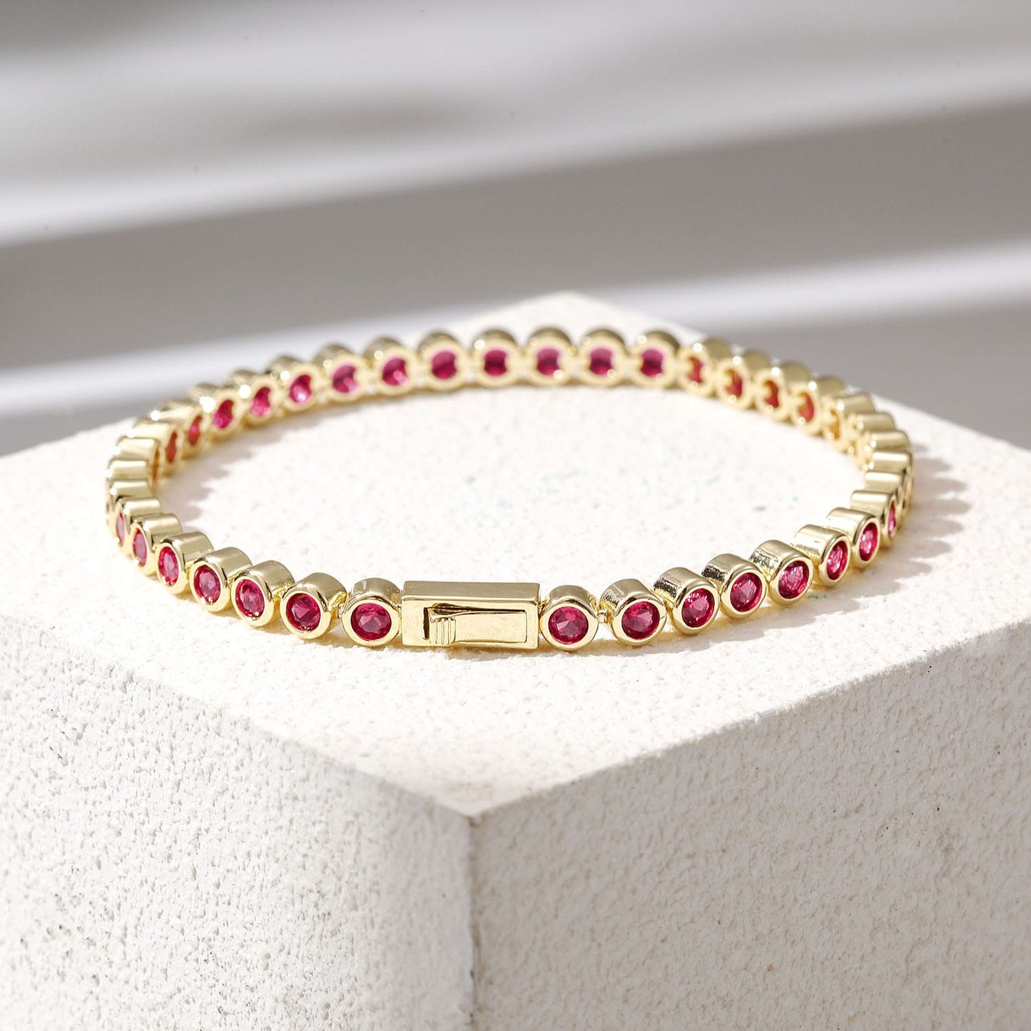 Tennis bracelet