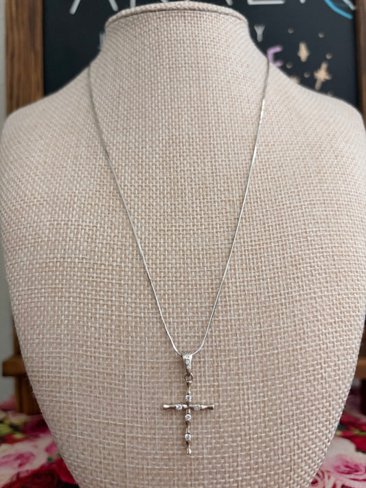 Classic Denty sterling silver cross pendant